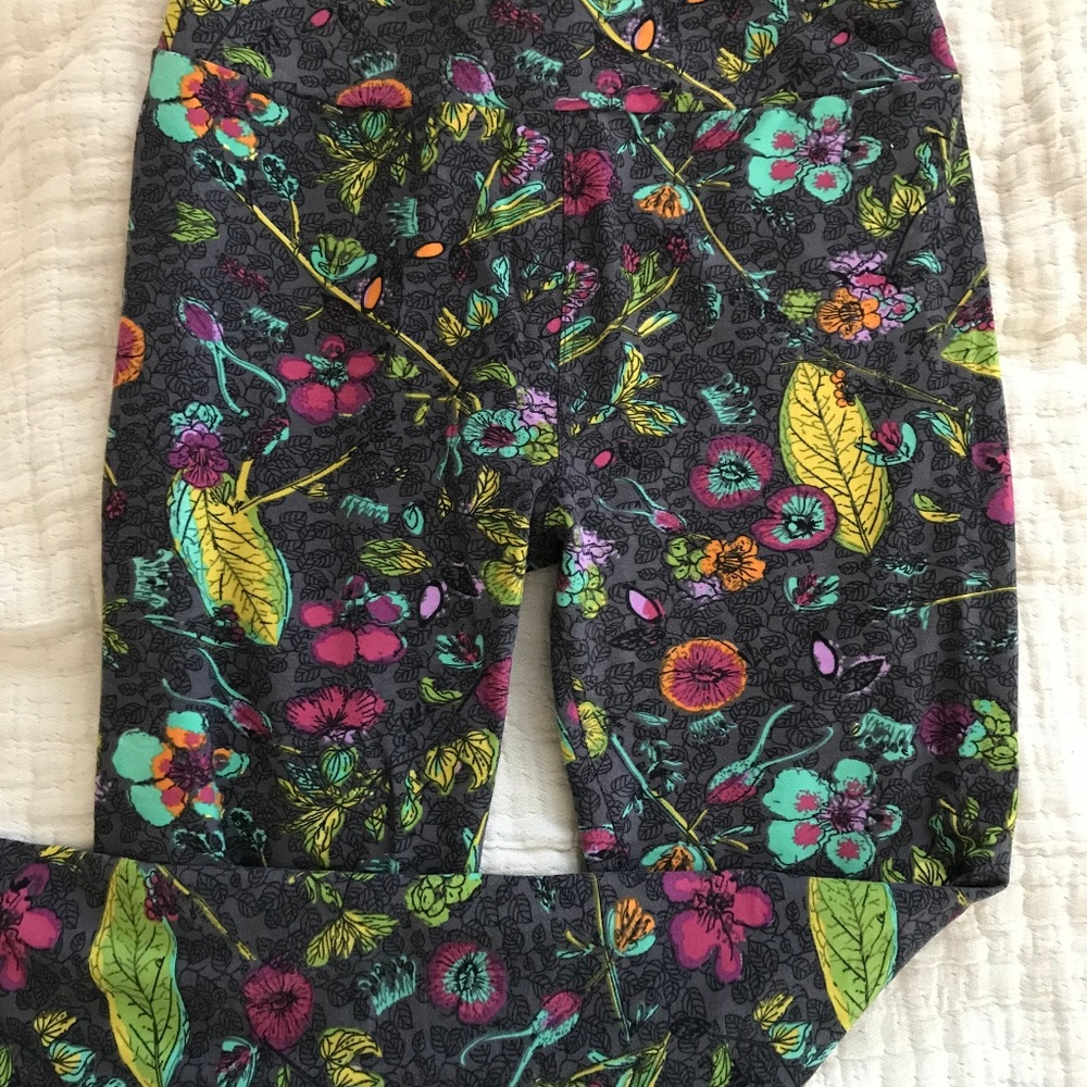 Floral OS Lularoe leggings
